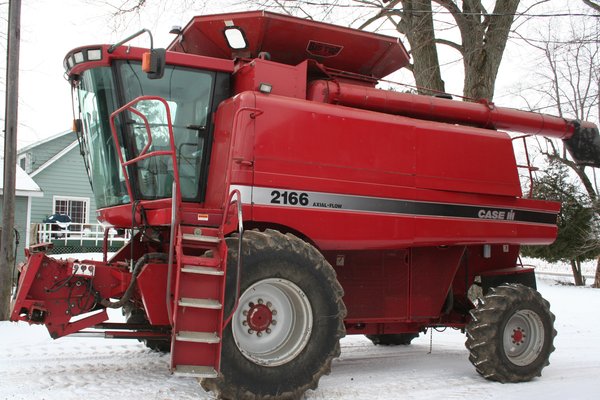 FARM EQUIPMENT AUCTION IN CALHOUN COUNTY, MICHIGAN